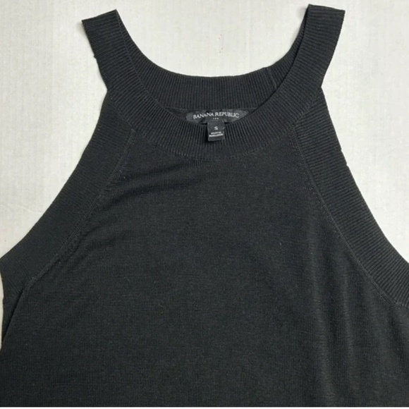 Banana Republic Black Textured Crew-Neck Sweater Tank (Size Small) - Picture 4 of 7